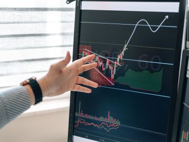 Стоимость лида в России 2026: бенчмарки CPL по 12 нишам