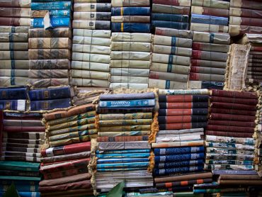 15 лучших книг по маркетингу, которые помогут вам повысить продажи.